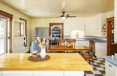 Tomahawk Casa | Muskie River Lodge – Where History Meets Comfort