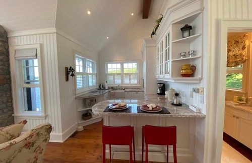 Crystal Beach Casa | Muskoka Point of View!