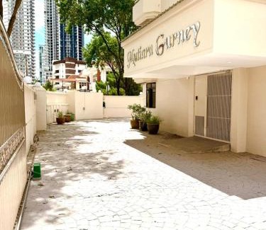 Downtown George Town Casa | Mutiara Gurney bySOL