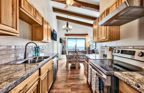 Tahoe Village Cabina | MV50: Skiers Delight Lodge con cine en casa, bañera de hidromasaje y gimnasio