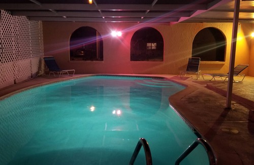 Jasmine Lakes Casa | Mi casa tiene 3 recámaras, 2. 5 baños con piscina al aire libre; tiene una bañera de hidromasaje para que disfrutes