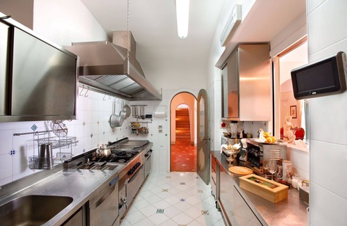 Liparlati Villa | Villa histórica con piscina, vistas al mar y amplias terrazas en Positano.