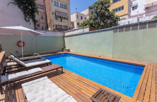 la Vila de Gracia Apartamento | My Space Emirates - Bright Apartment in Gracia with shared Pool