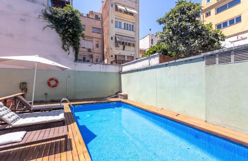 la Vila de Gracia Apartamento | My Space Emirates - Bright Apartment in Gracia with shared Pool