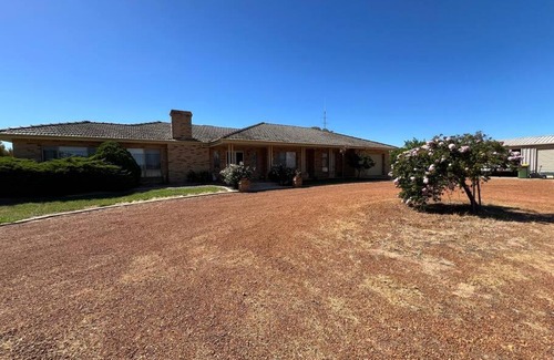 Harvey Casa | Myra Downs