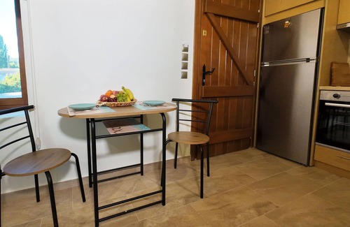 Horto Casa | Myrsini's Upstairs Studio