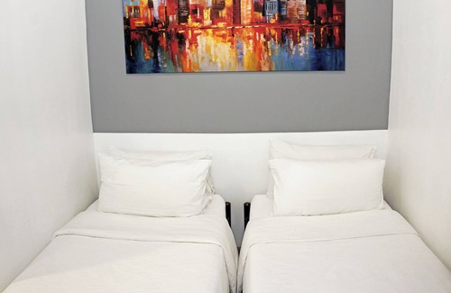 Pitogo Hotel | mySTAY BGC East