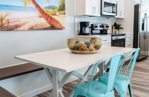 Celina Cabina | Mystic Breeze - 3 Bed/1 Loft Lakeside Cottage w/ HOT TUB!