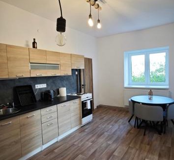 Nepomuk Casa | Na Samotě u tratě