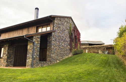 Nahuja Cabaña | NAHUJA I - Cinco Habitaciones Casa Rural, Capacidad 12