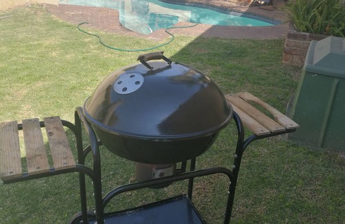 Primrose Apartamento | Naisar Royal White Apartment