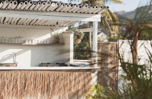 Kuta Cama Y Desayuno | Nalua Surf Boutique Hotel