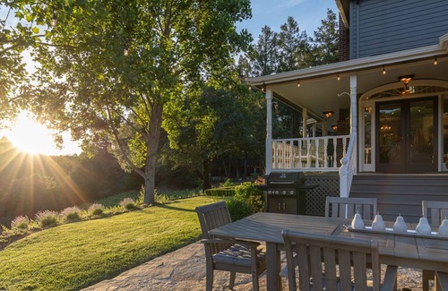 Calistoga Casa | Napa Valley resort style living w/pool & jacuzzi close to all!