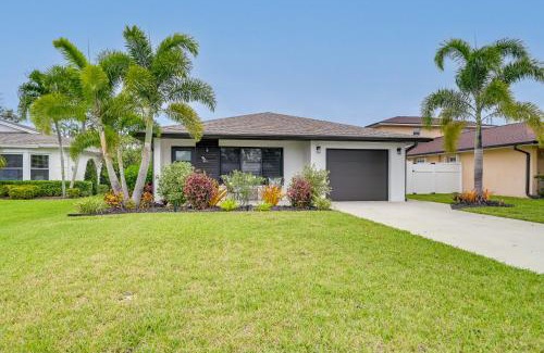 Naples Park Casa | Naples Home with Patio Less Than 1 Mi to Beaches!