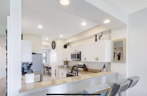 Naples Complejo | NAPLES RESORT 2BDRM 2BTH +Den POOL GOLF CLUB AMENITIES 5TH AVENUE BEACH