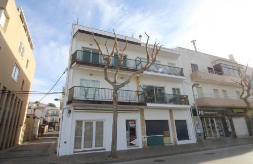 Llanca Apartamento | NARCIS MONTURIOL - Apartamento con terraza y vistas a la playa del port de Llançà. - ES-228-79