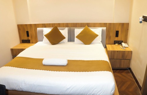 Bareilly Hotel | Narrow Gauge Hotel