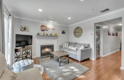 North Capitol Apartamento | Nash Star Private Condo - 2bed, 2bath, Sleep 6, 25 Min Walk To Broadway And All Nashville Attractions, Pool, Gym