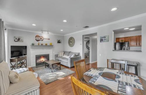 North Capitol Apartamento | Nash Star Private Condo - 2bed, 2bath, Sleep 6, 25 Min Walk To Broadway And All Nashville Attractions, Pool, Gym