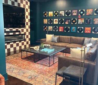 Downtown Nashville Apartamento | Nashville Studio B Suite 4BR by Maddox Hotel