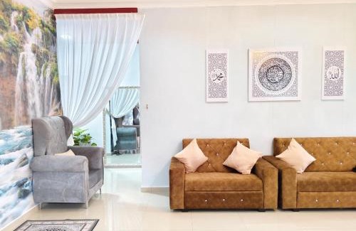 Temerloh Casa | NASUHA HOMESTAY 1 TEMERLOH Semi-D House, 4 Bedroom, 3 Bathroom, 5 Unit Aircond, Free Wifi and Netflix, Near Hospital with Private Pool