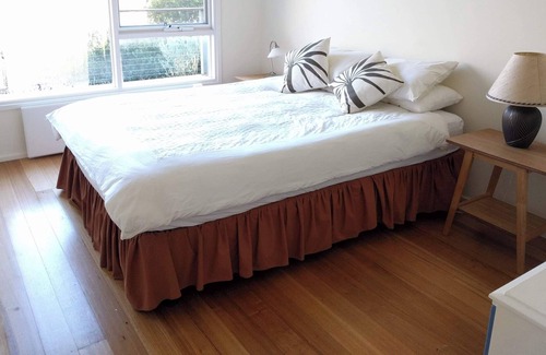 Shoreham Casa | Native Garden Serenity Near Beach and Winderies