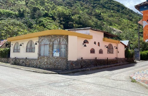 Río Verde Casa | NATURAL GEM in Rio Verde-Baños; Casa de campo