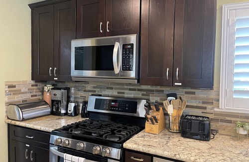 Glendora Casa | Natural Green Oasis conveniently near Route 66.