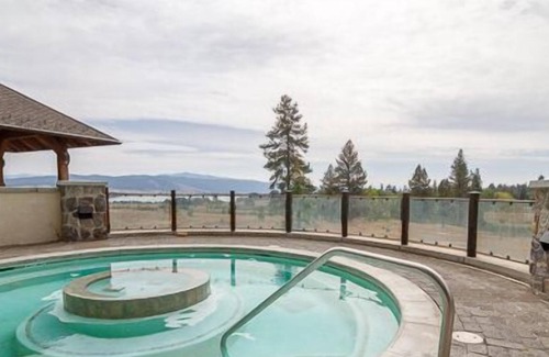 Tamarack Condominio | Diseño interior de madera natural | Espectaculares vistas al lago | Bañera de hidromasaje y acceso a la piscina