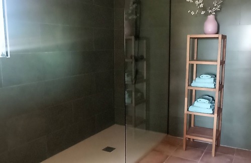 Yecla Cama Y Desayuno | Naturaleza y Vino! Habitación en Casa Rural con piscina al pie del Monte Arabí