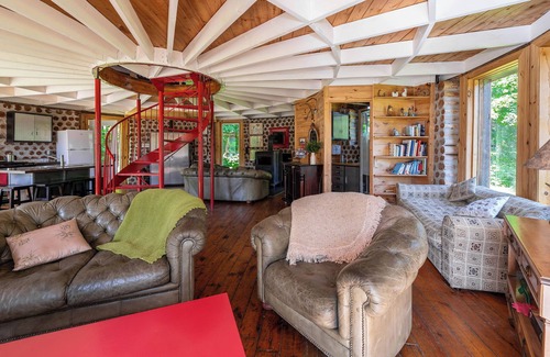 Mauricie Casa | Nature, cycling, & Water Activities—your perfect blend of adventure and comfort