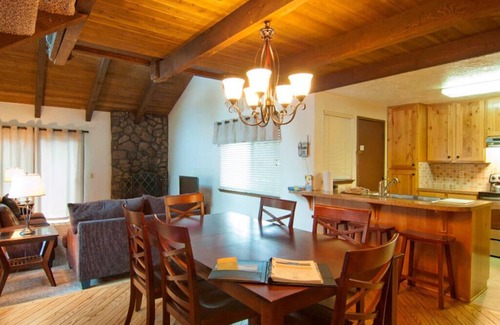 Tennis Village Condominio | 62 Tennis Village: condominio de 2 dormitorios / 2 baños en Sunriver, para 8 personas