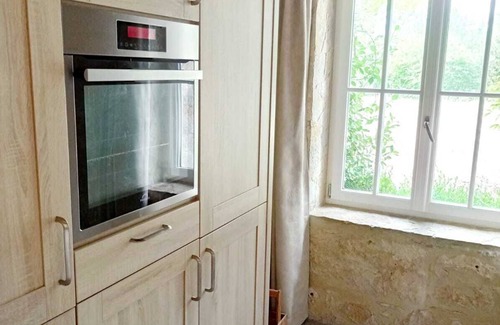 Montcabrier Casa | Nature gites for groups, 14 people, 7 bedrooms, 4 bathrooms, with swimming pool on 8 hectares of parkland