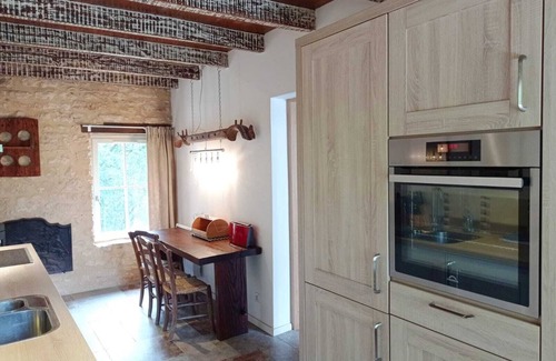 Montcabrier Casa | Nature gites for groups, 14 people, 7 bedrooms, 4 bathrooms, with swimming pool on 8 hectares of parkland