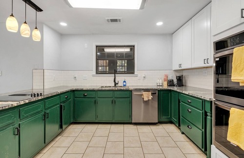 Tallahassee Casa | Nature Lover's Oasis, Charming 3-bedroom house with WiFi, AC and fireplace