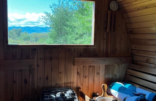 West Hurley Casa | Nature Mountain Retreat with Outdoor Hot Tub and Sauna Spa Experience