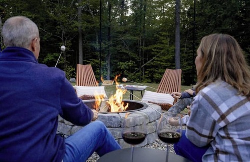 Bryant Pond Chalet De Esquí | Nature Retreat, Sauna, Hot Tub, Gameroom, Fire Pit