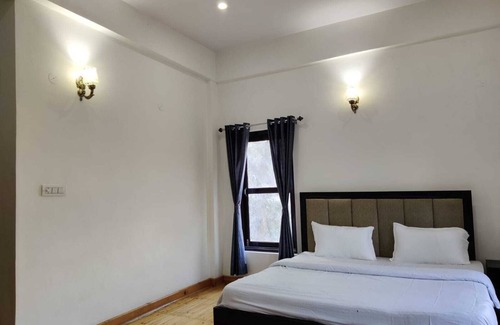 Naina Range Hotel | Nature Roar
