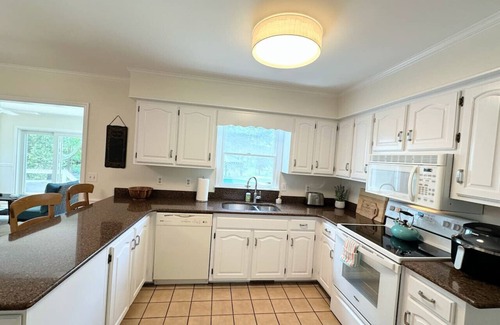 Unionville Casa | Nature`s Rest - Waterfront Serenity with Private Pool