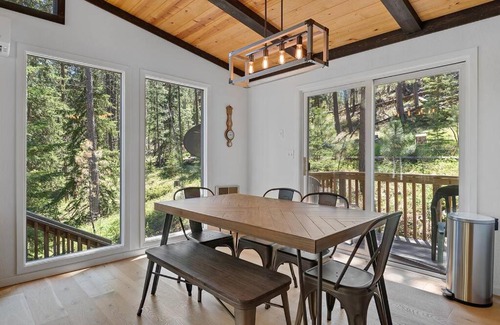 Hill City Casa | Nature Stay with Views Like No Where Else