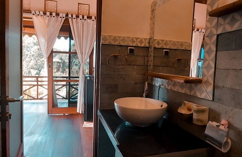 Baturiti Villa | Nature surrounded villa,in a vanilla organic orchard..