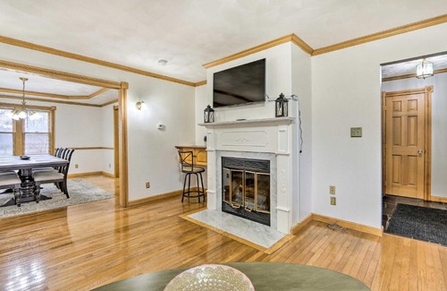 Pickerington Casa | Natures Haven Farmhouse in Pickerington with Deck