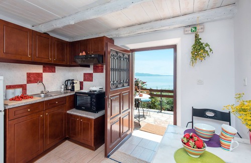 Kavalleraina Cabaña | Casa Nausica: acogedora casa de campo renovada, impresionantes vistas de la bahía de Agni