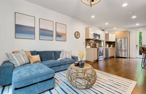 Broadway Villa | Nautical Nest in Cap Hill