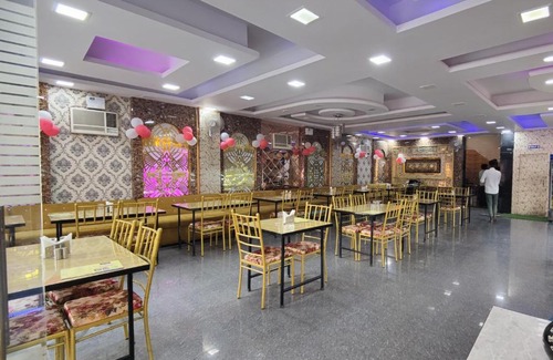 Mohangarh Cama Y Desayuno | Naveen benquet and restaurant