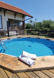 Mladenovac Casa | NaVisu avlija