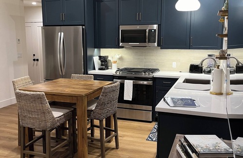 Santa Barbara Cabaña | Brand new Santa Barbara 2 bed 2 bath guest house with private beach key access.