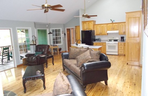Otto Cabina | Franklin Area Stunning Creek cabina delantera con vista para 7 personas