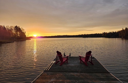 Unorganized Centre Parry Sound Cabaña | Cozy waterfront cottage, sandy beach front, sunken hot tub, with putting green.