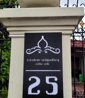 Solo City Centre Cama Y Desayuno | Ndalem Srigading Villa Solo